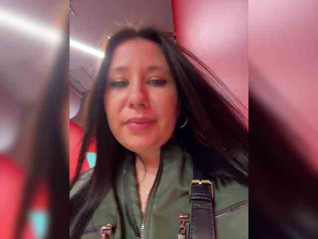 -Dirty-Bitch live show