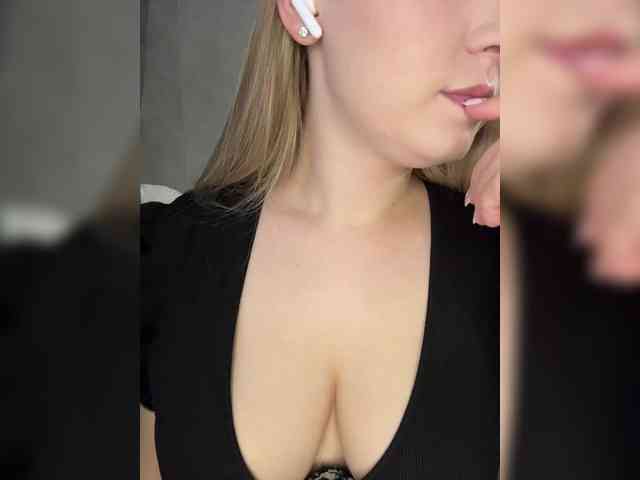 AlinaRay webcam