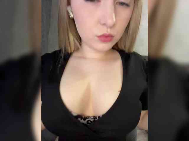 AlinaRay webcam