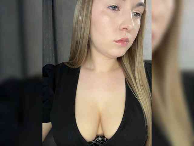 AlinaRay webcam