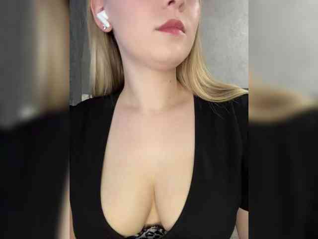 AlinaRay webcam