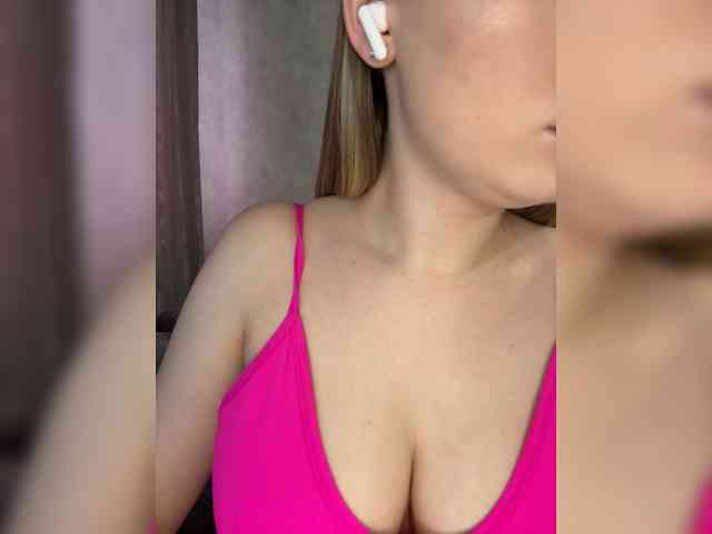 AlinaRay webcam