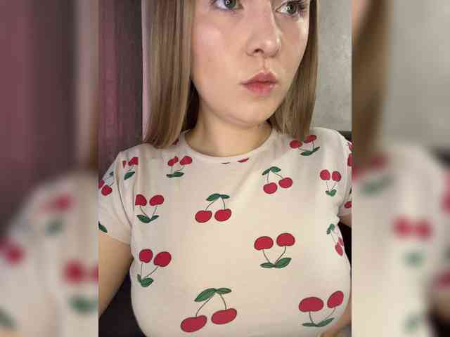 AlinaRay webcam