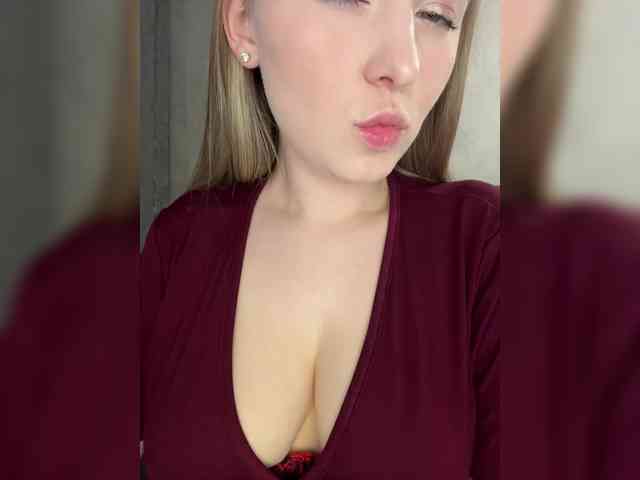 AlinaRay webcam