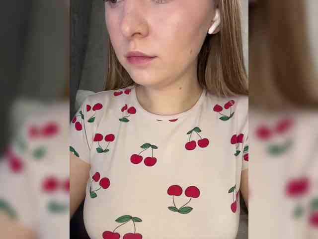 AlinaRay webcam