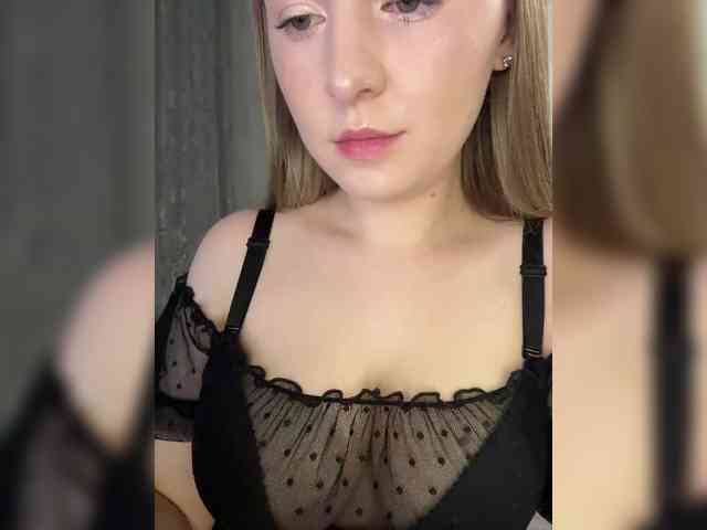 AlinaRay webcam