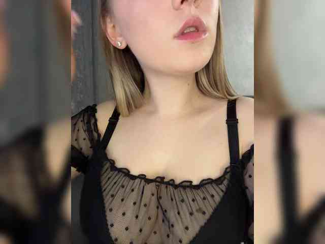 AlinaRay webcam