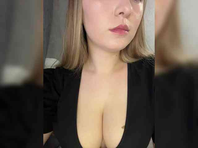 AlinaRay webcam