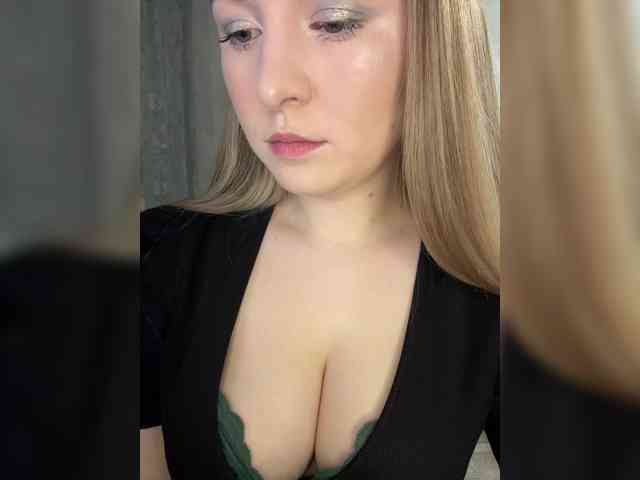 AlinaRay webcam