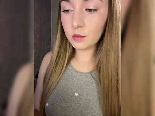 AlinaRay webcam
