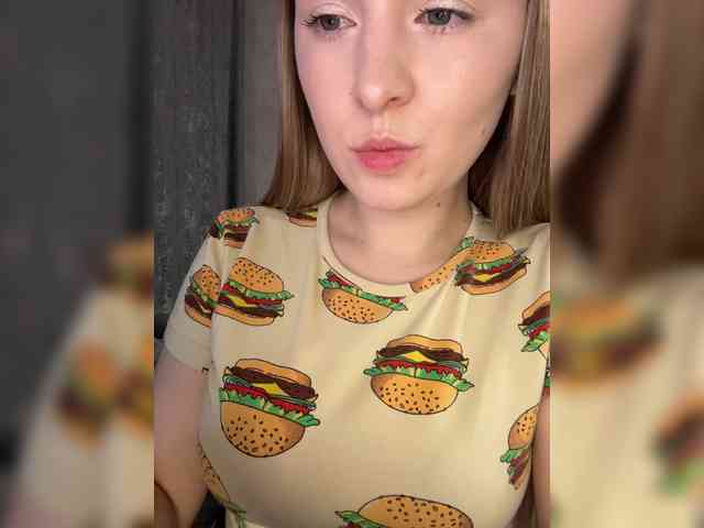 AlinaRay webcam