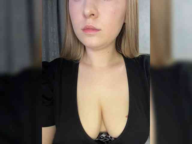 -Dirty-Bitch Sex Cam Show