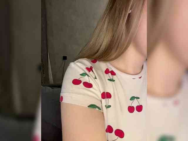AlinaRay webcam