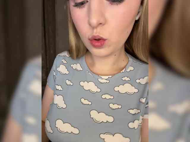 AlinaRay webcam