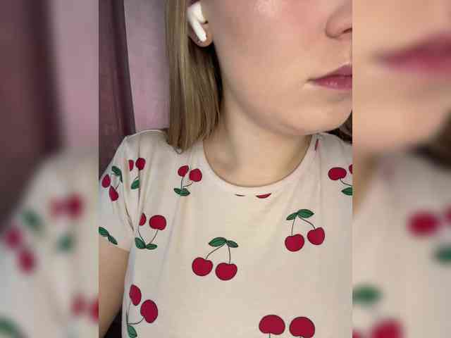 AlinaRay webcam