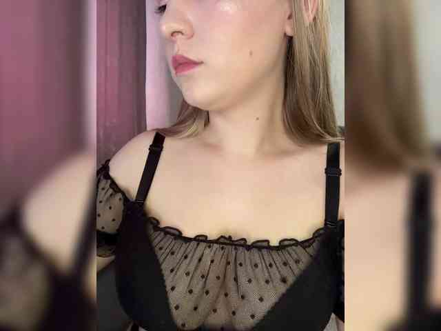 AlinaRay webcam