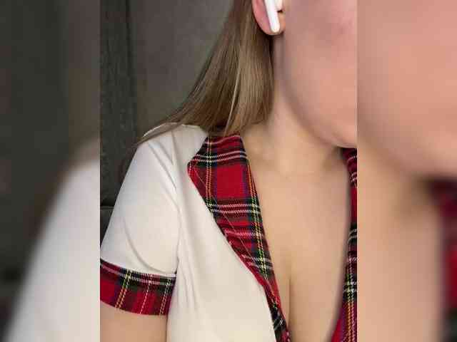AlinaRay webcam