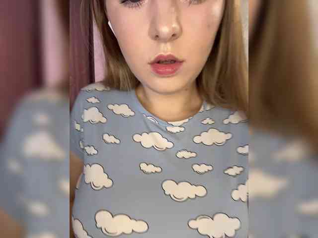 AlinaRay webcam