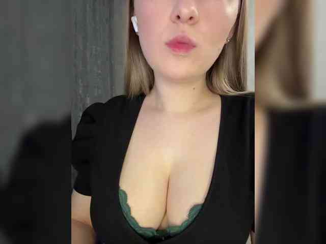 AlinaRay webcam