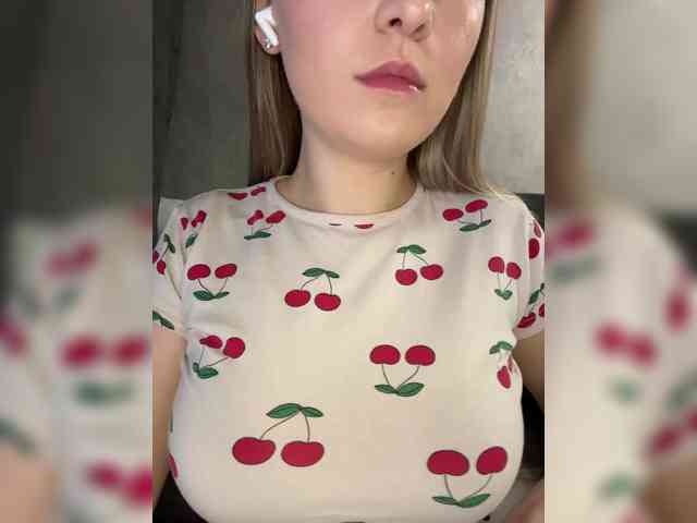 AlinaRay webcam
