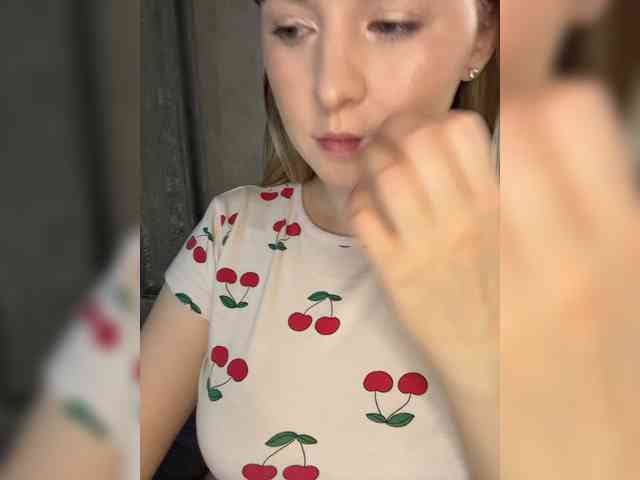 AlinaRay webcam