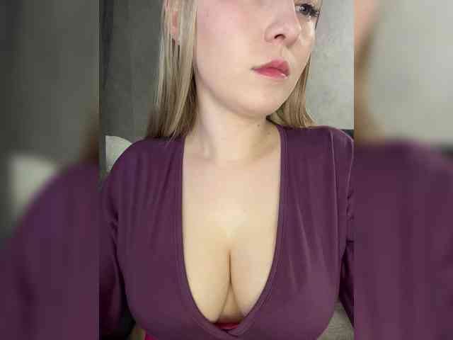 AlinaRay webcam