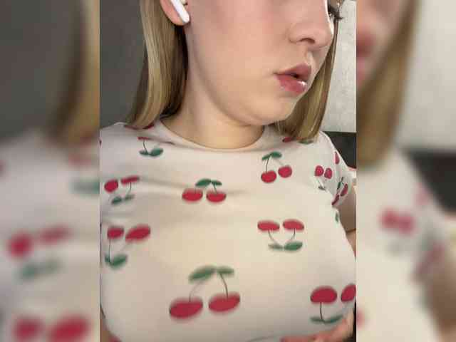 AlinaRay webcam