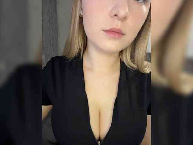 AlinaRay webcam