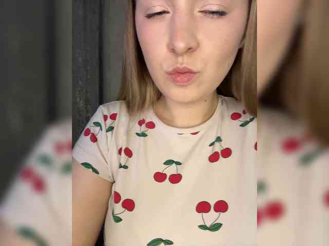AlinaRay webcam