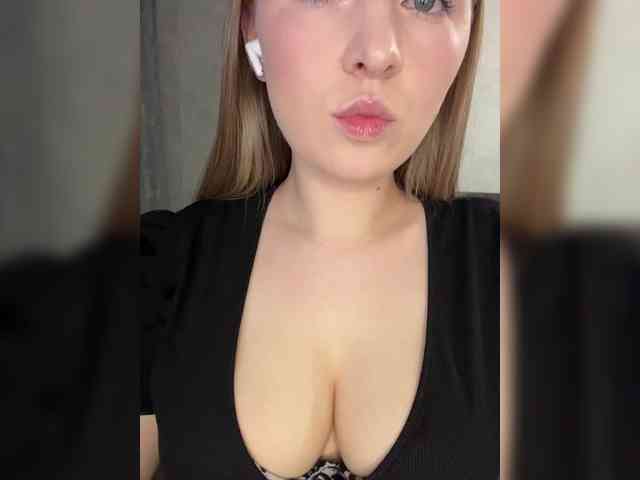 AlinaRay webcam