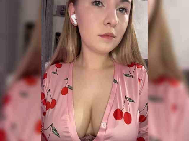 AlinaRay webcam