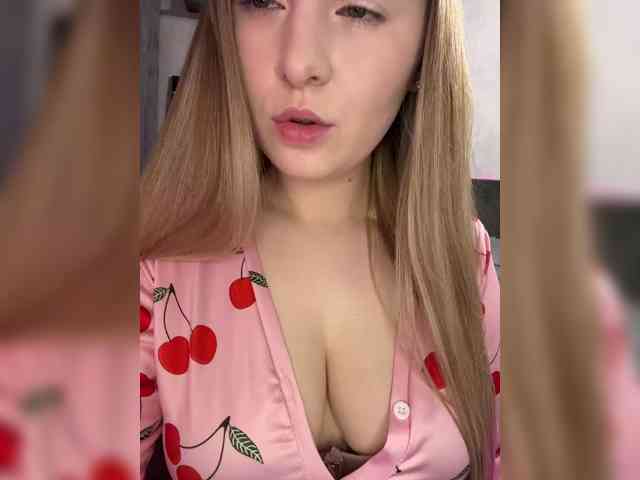 AlinaRay webcam