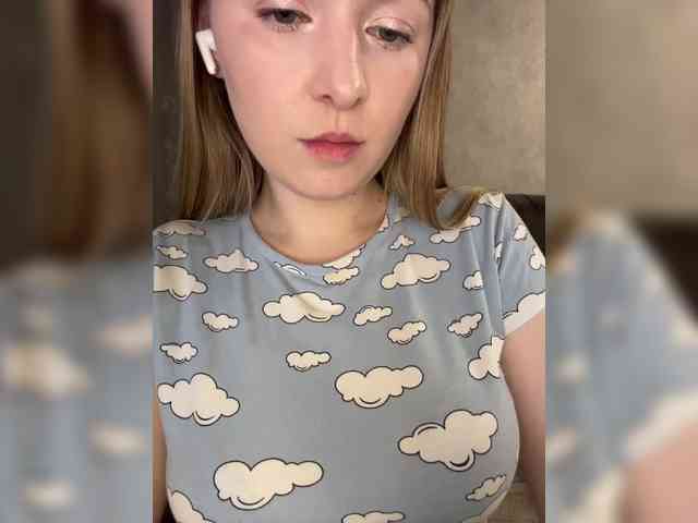 AlinaRay webcam
