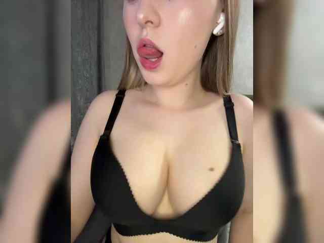AlinaRay webcam