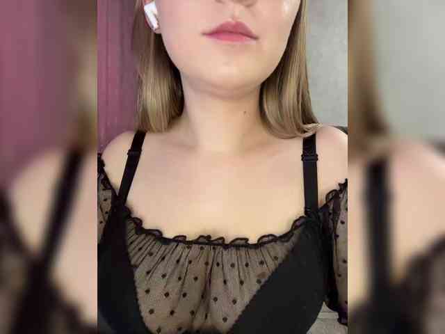 AlinaRay webcam