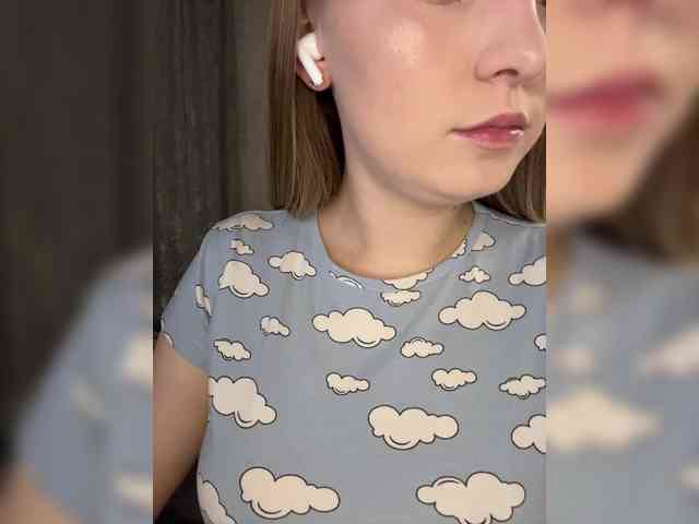 AlinaRay webcam