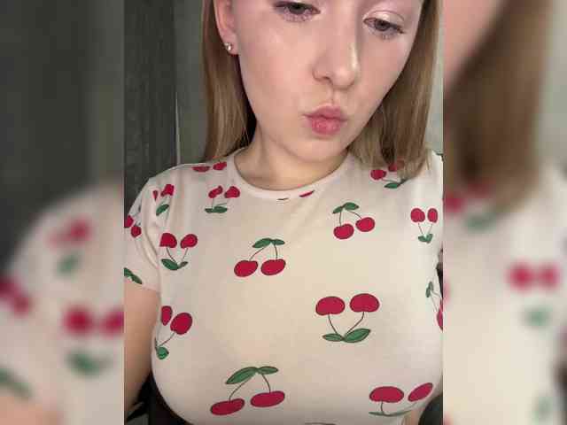 AlinaRay webcam