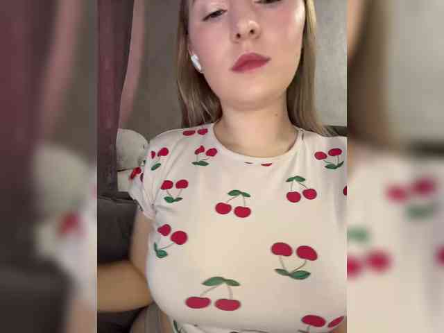 AlinaRay webcam