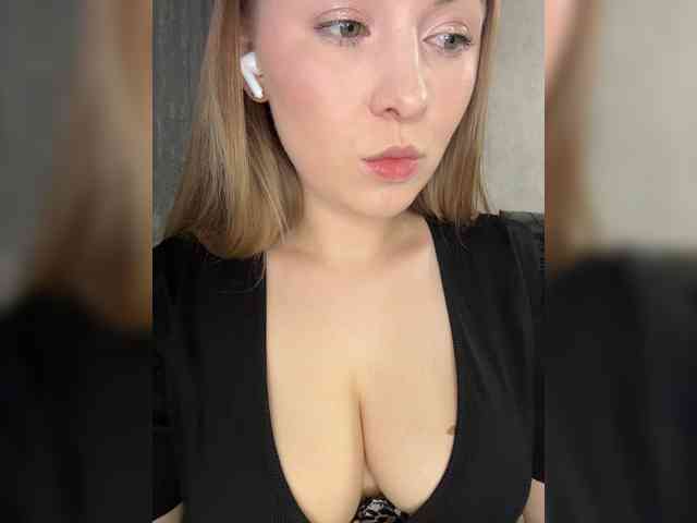 AlinaRay webcam