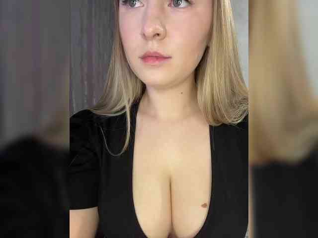 AlinaRay webcam