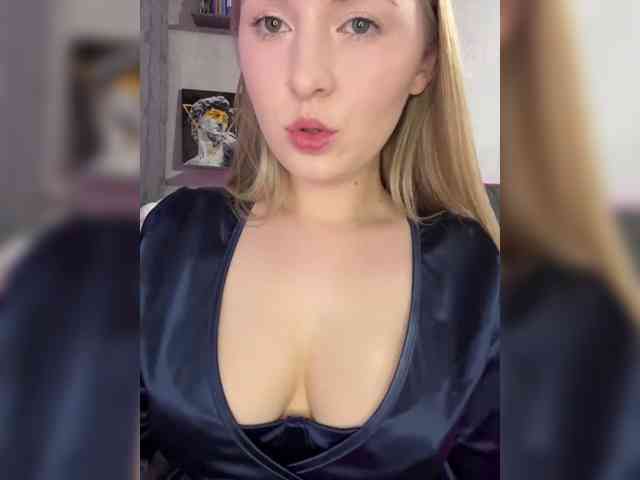 AlinaRay webcam