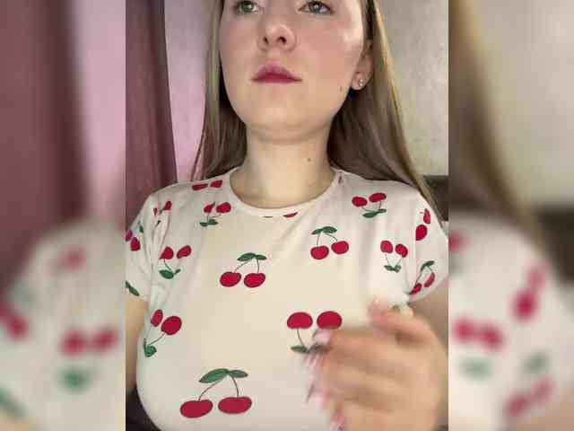 AlinaRay webcam