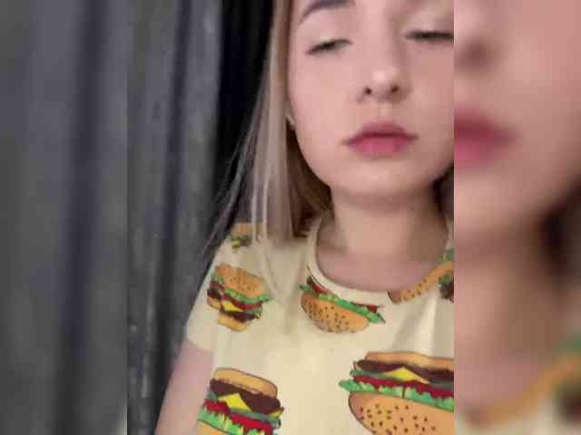 AlinaRay webcam
