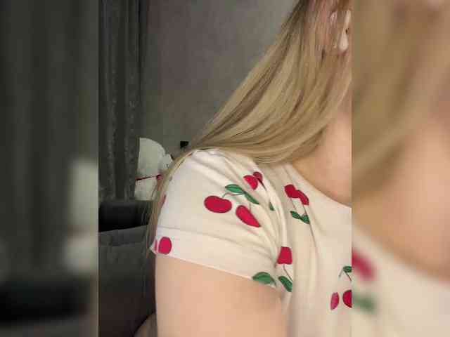 AlinaRay webcam
