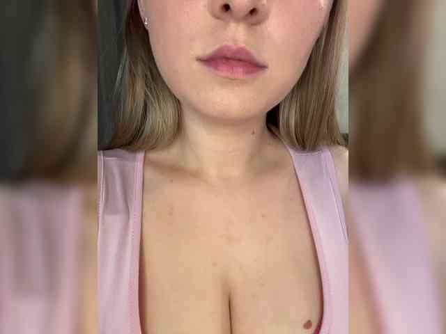AlinaRay webcam