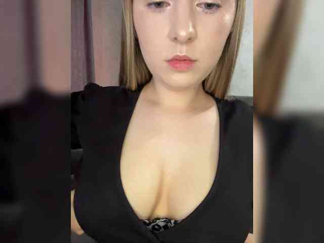 AlinaRay webcam
