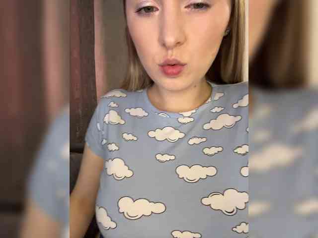 AlinaRay webcam