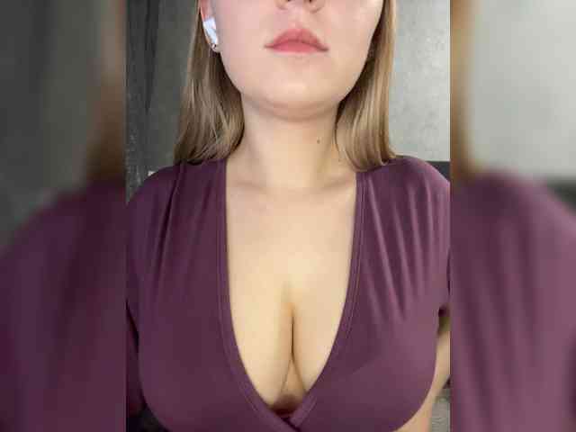 AlinaRay webcam