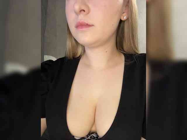 AlinaRay webcam