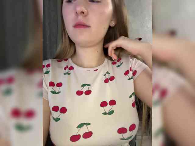 AlinaRay webcam